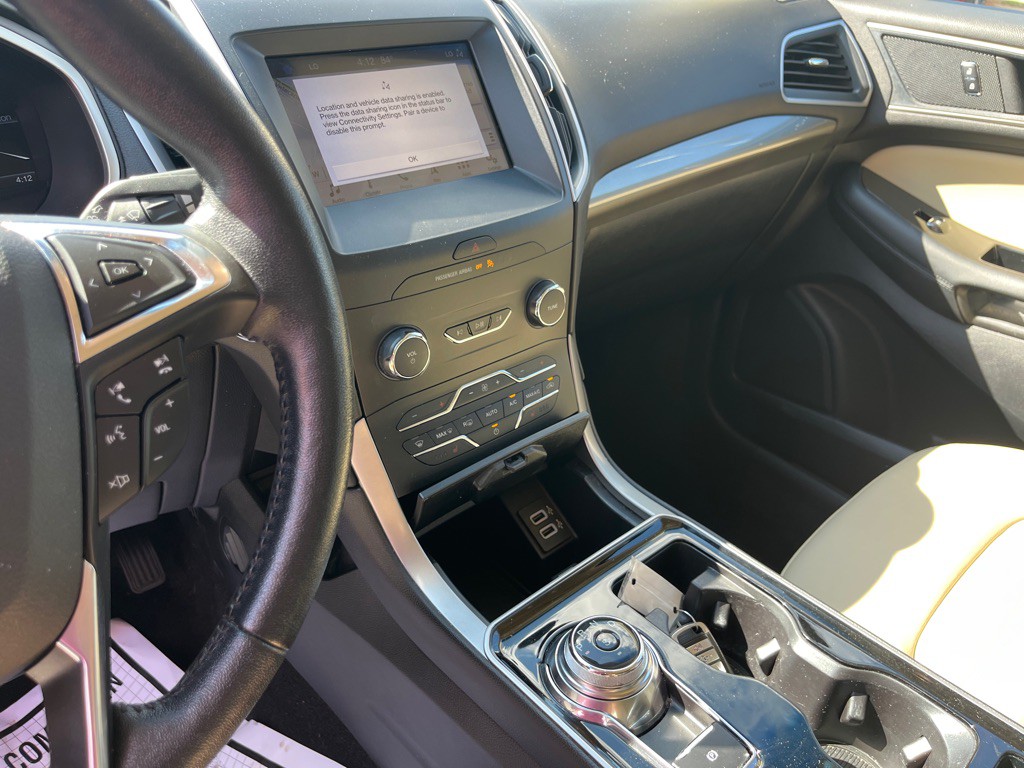 2019 Ford Edge Image 7