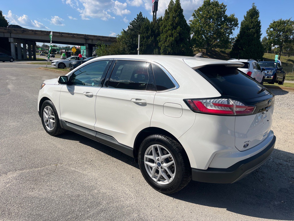 2021 Ford Edge Image 2