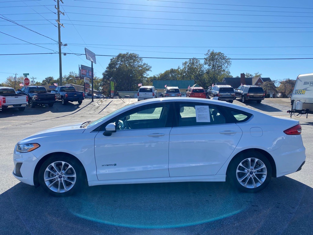 2019 Ford Fusion Image 2