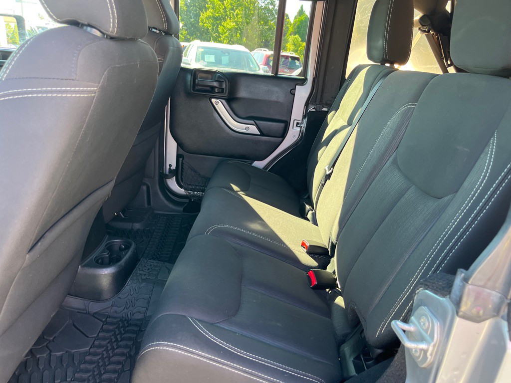 2015 Jeep Wrangler Unlimited Image 16