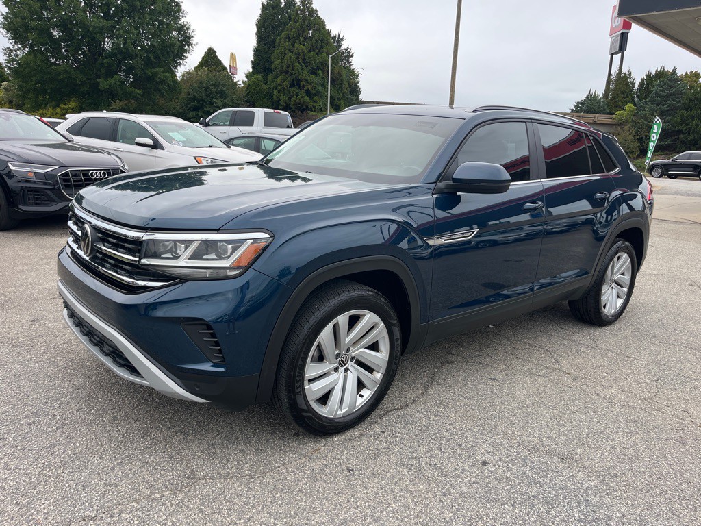 2020 Volkswagen Atlas Cross Sport Image 3