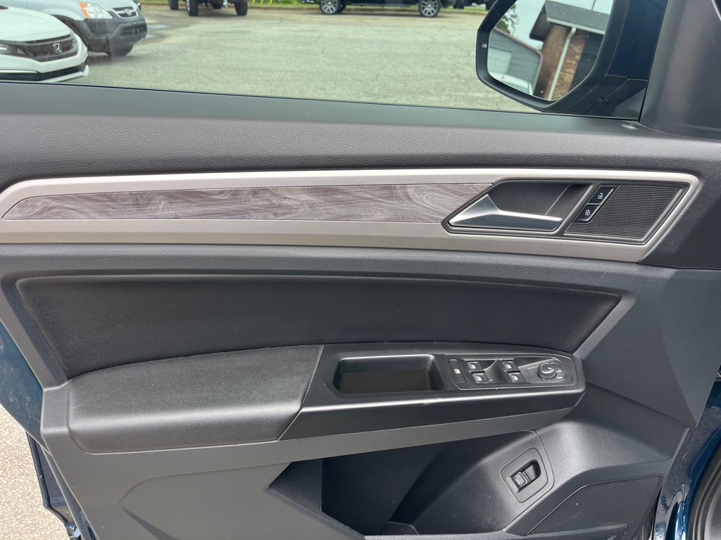 2020 Volkswagen Atlas Cross Sport Image 10