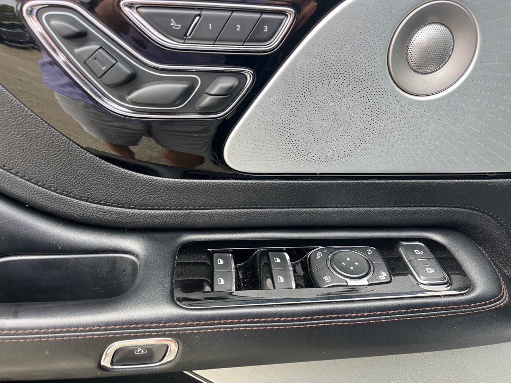 2020 Lincoln Aviator Image 8