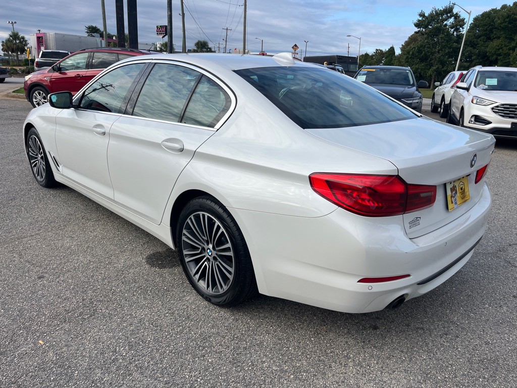 2019 BMW 5 Series Image 2