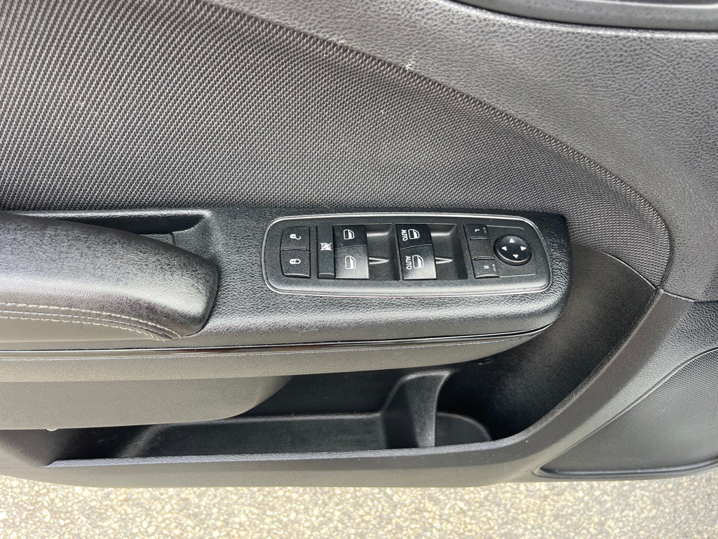 2018 Dodge Charger Image 9