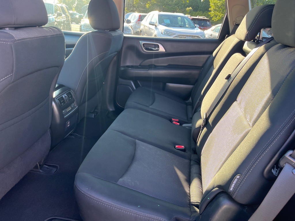2018 Nissan Pathfinder Image 9