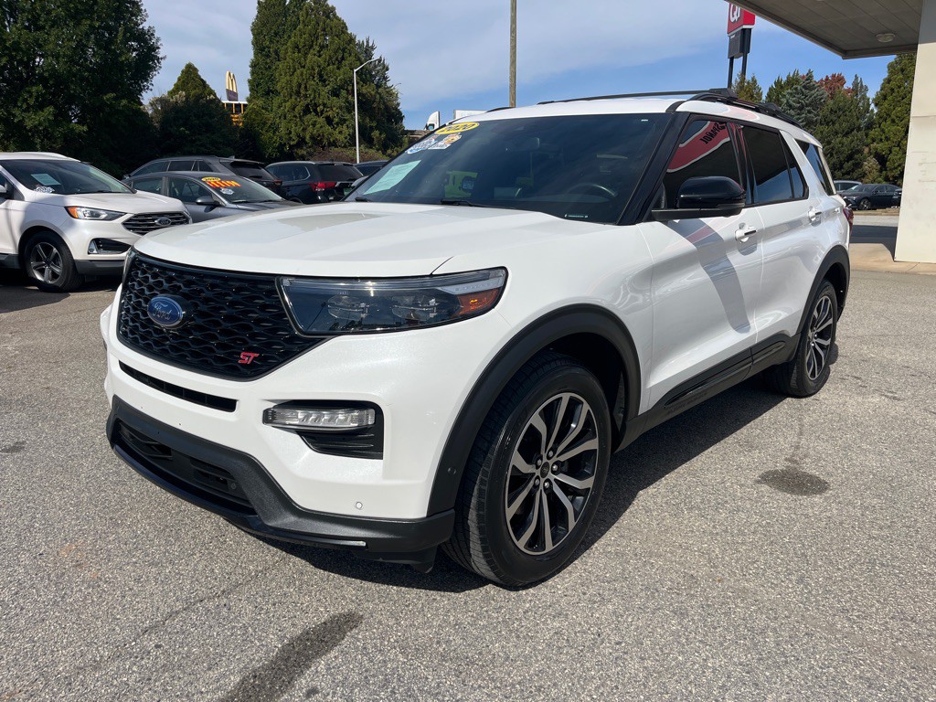 2020 Ford Explorer Image 1