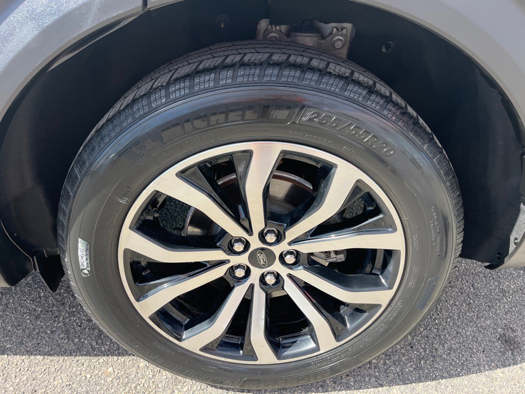 2020 Ford Explorer Image 8