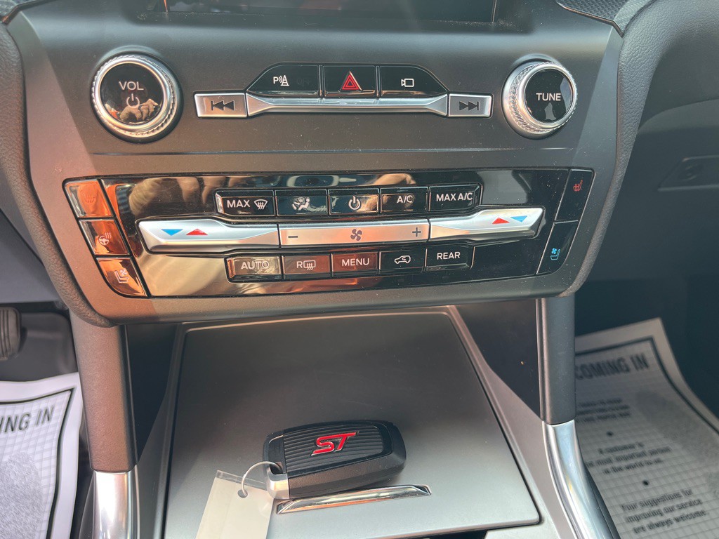 2020 Ford Explorer Image 14