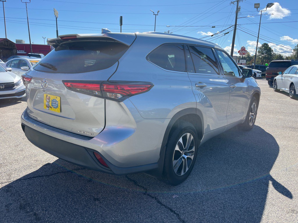 2021 Toyota Highlander Image 3