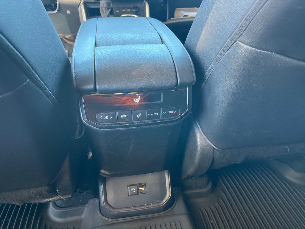 2021 Toyota Highlander Image 17