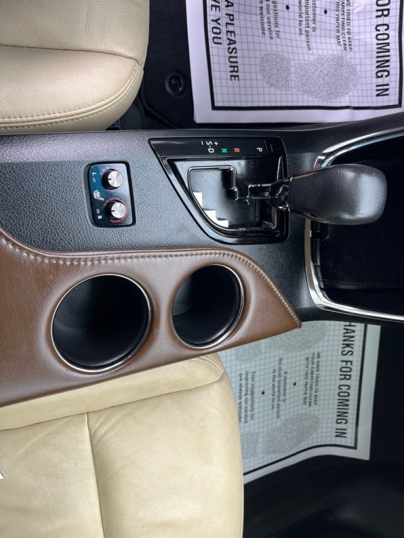 2013 Toyota Avalon Image 17