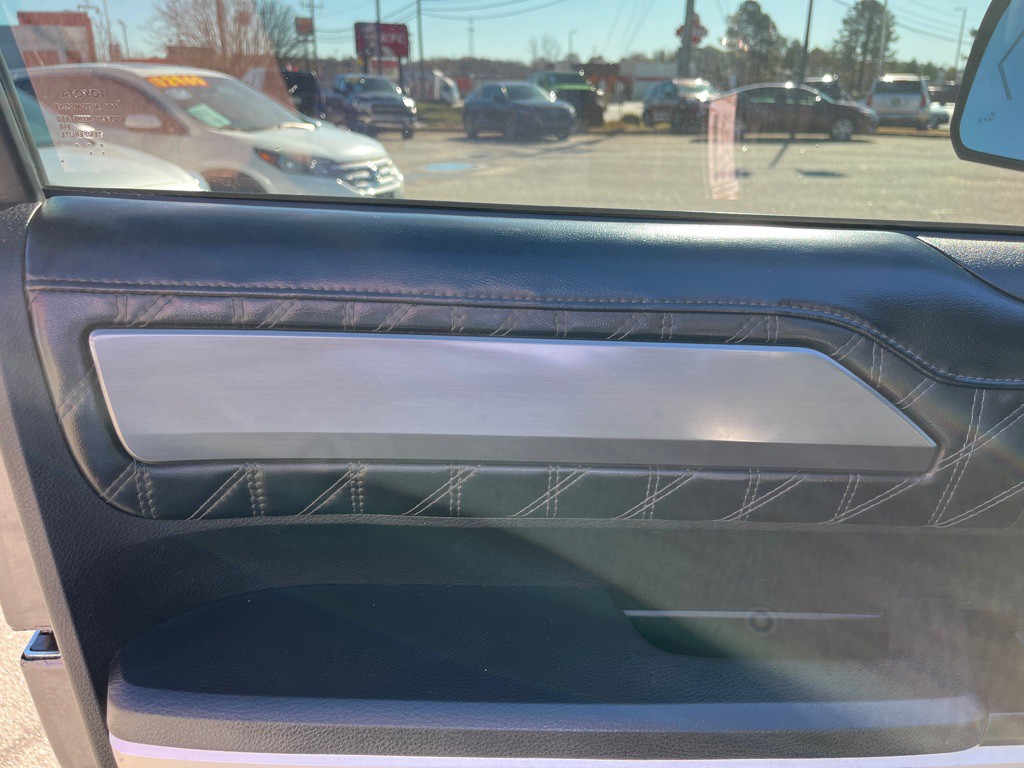 2017 Toyota Tundra Image 16