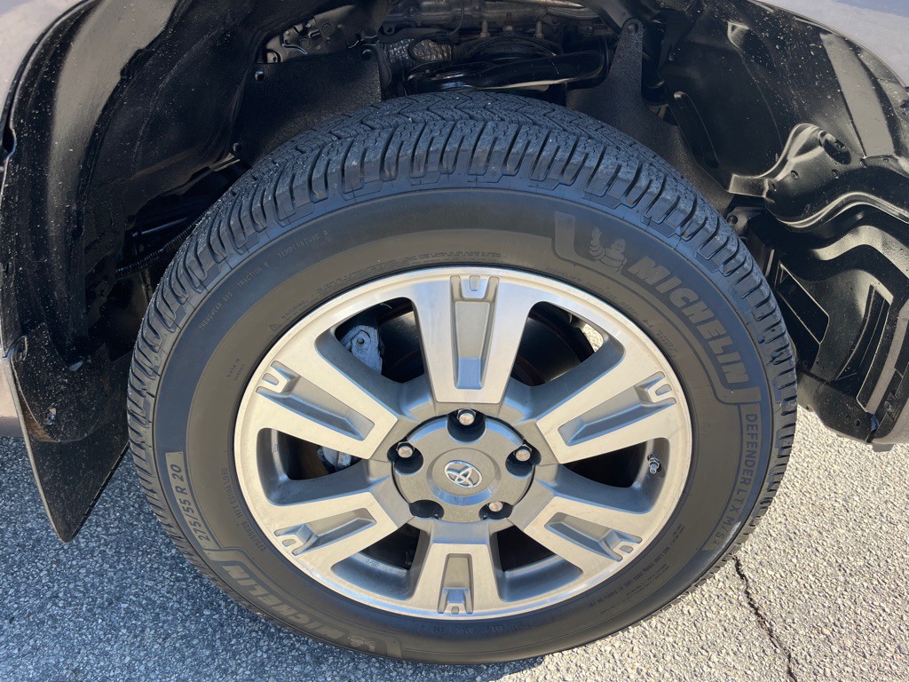 2017 Toyota Tundra Image 9