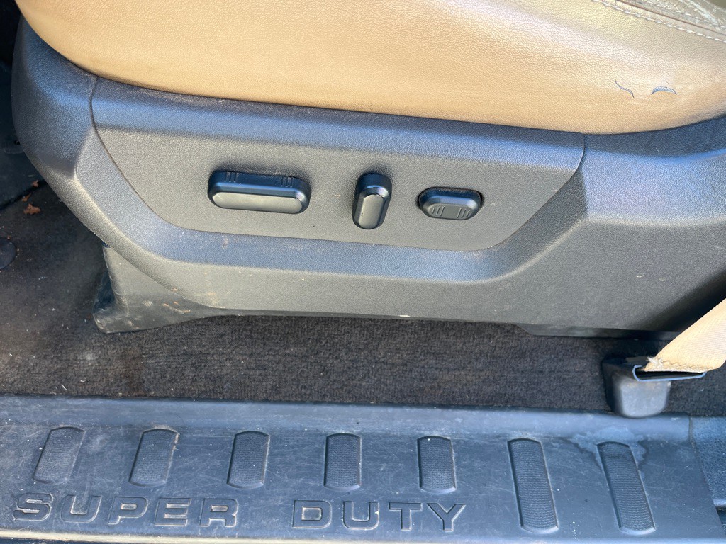 2011 Ford F-350 Image 16