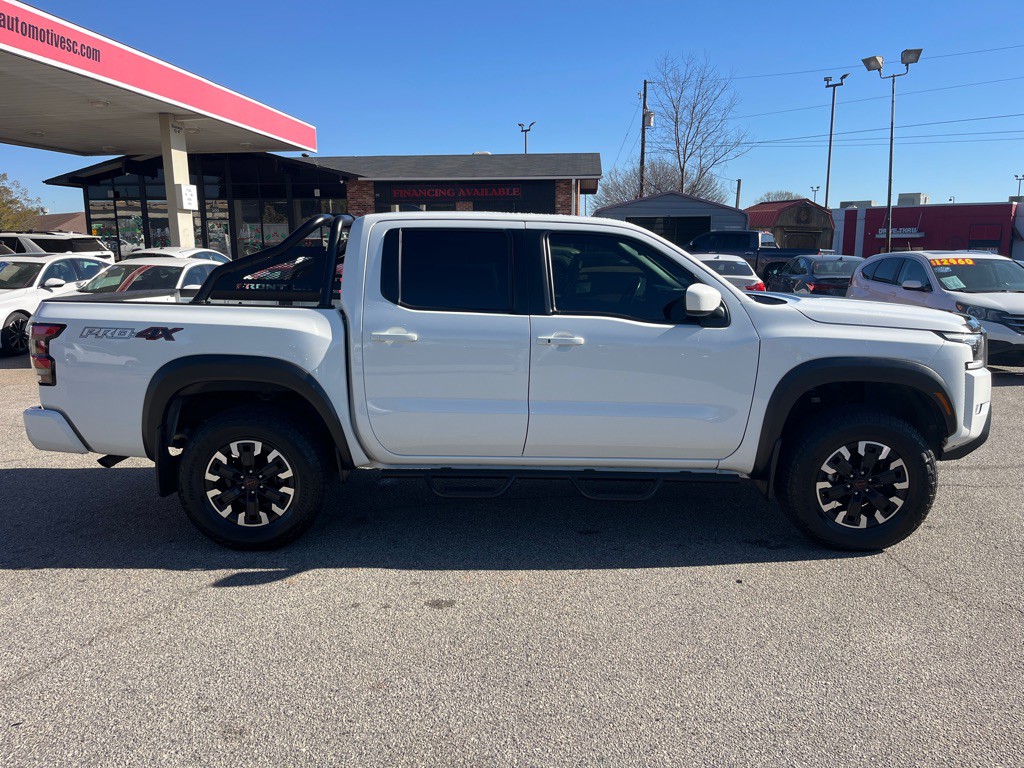 2022 Nissan Frontier Image 8