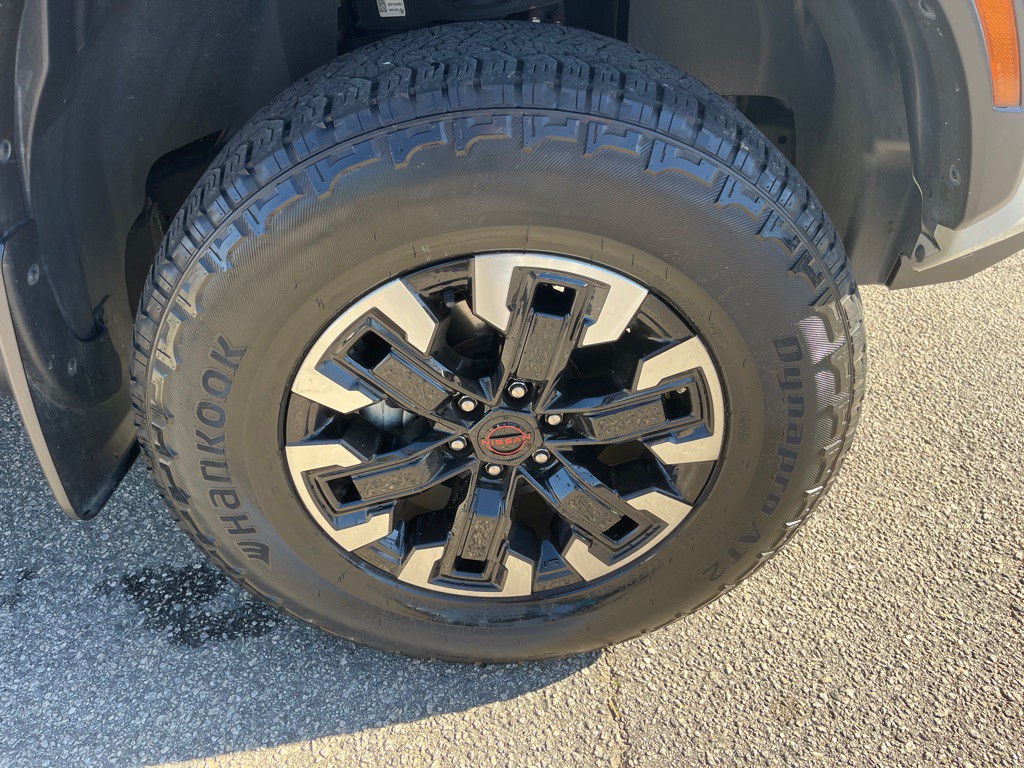 2022 Nissan Frontier Image 9