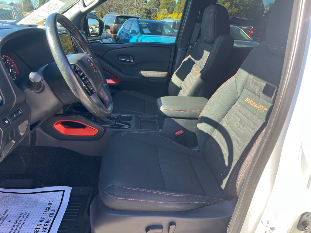 2022 Nissan Frontier Image 14