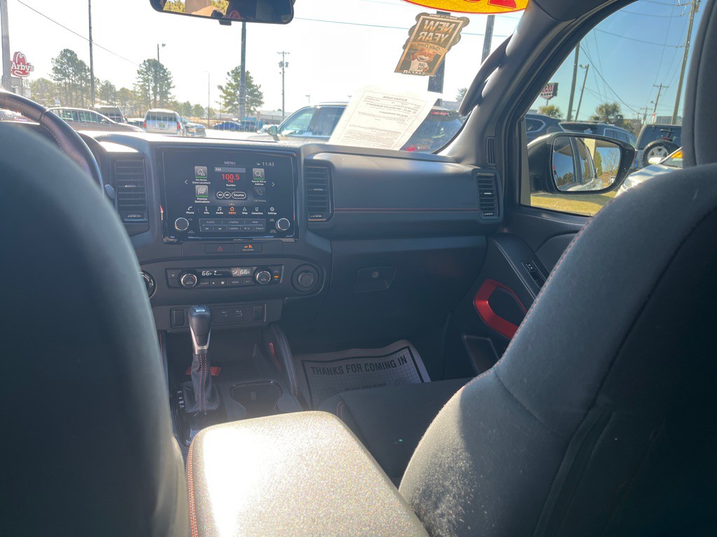 2022 Nissan Frontier Image 22