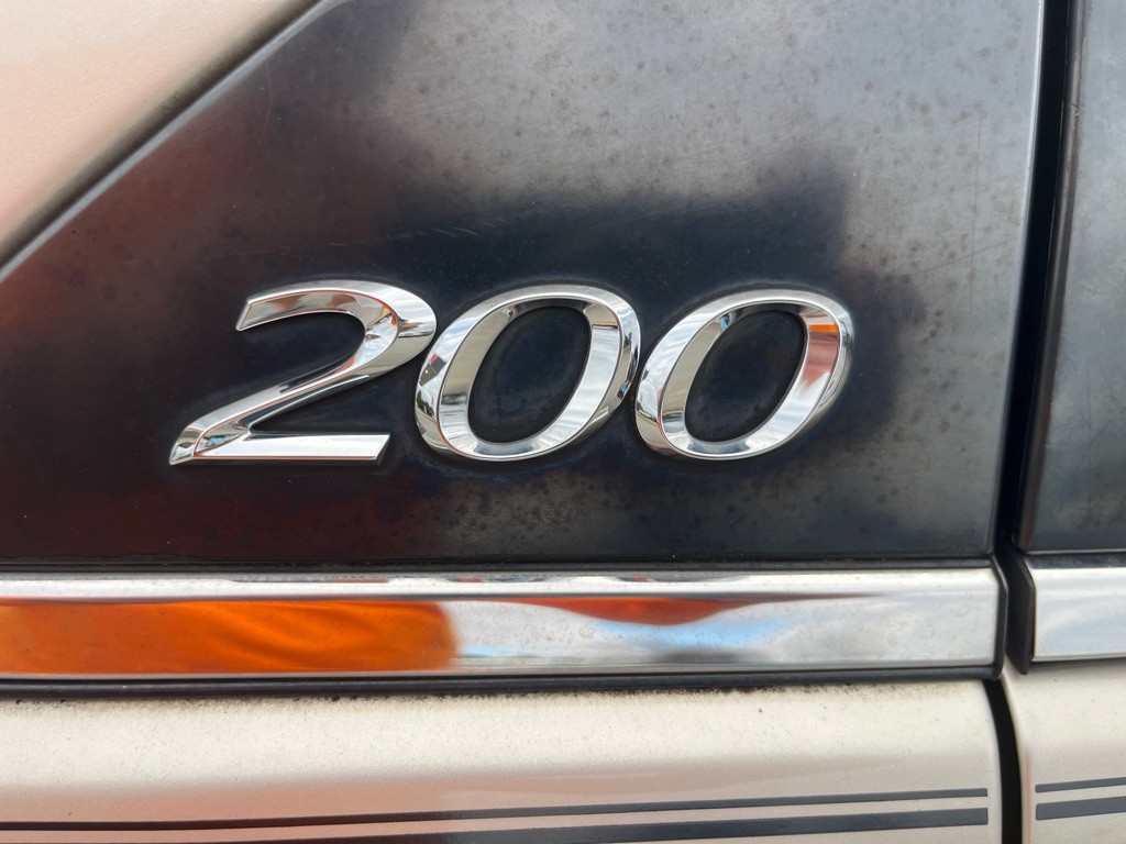 2014 Chrysler 200 Image 10