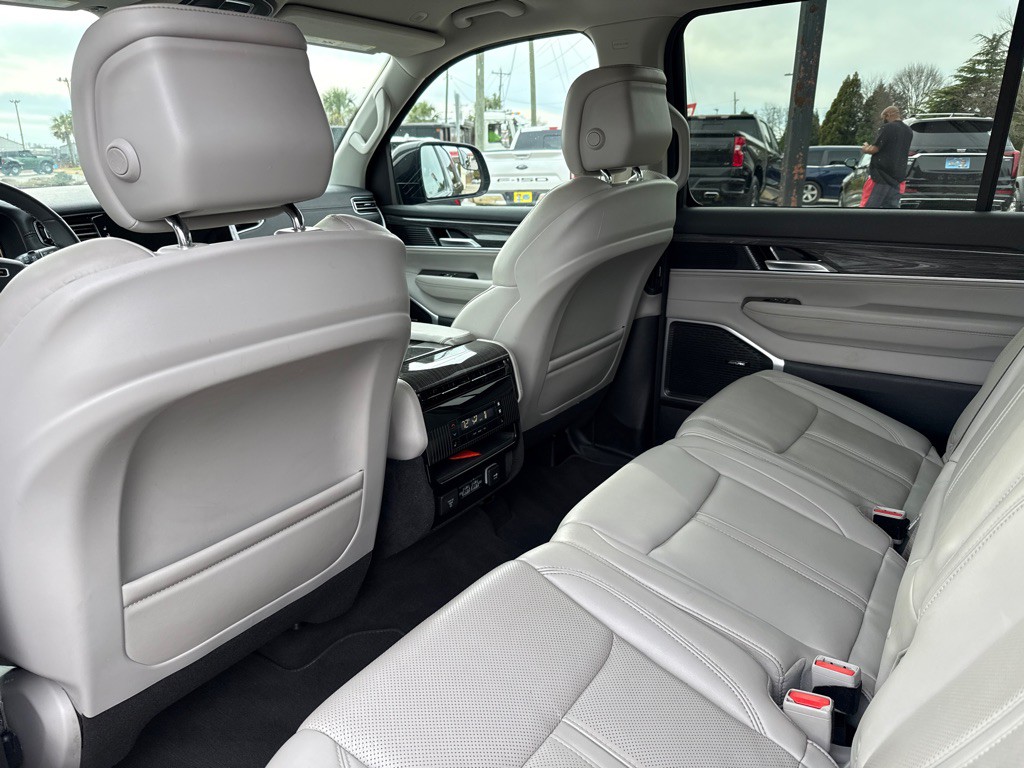 2022 Jeep Wagoneer Image 5