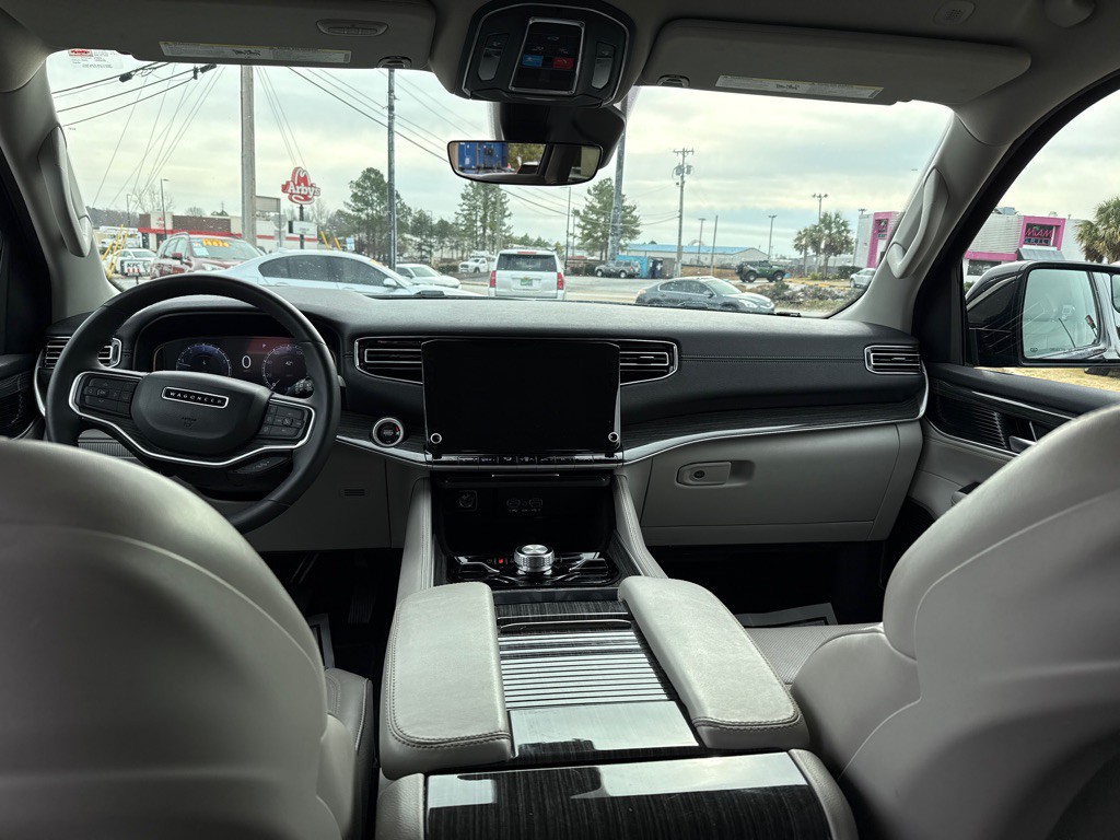 2022 Jeep Wagoneer Image 7