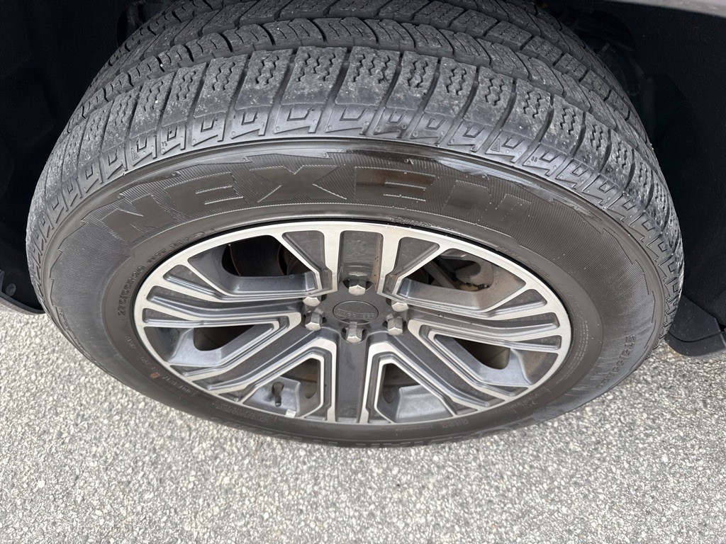 2022 Jeep Wagoneer Image 10