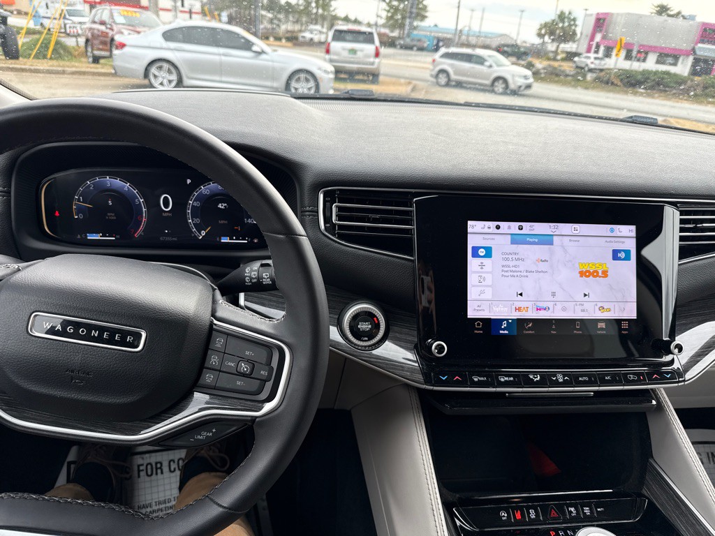 2022 Jeep Wagoneer Image 11