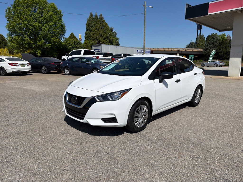 2021 Nissan Versa Image 1