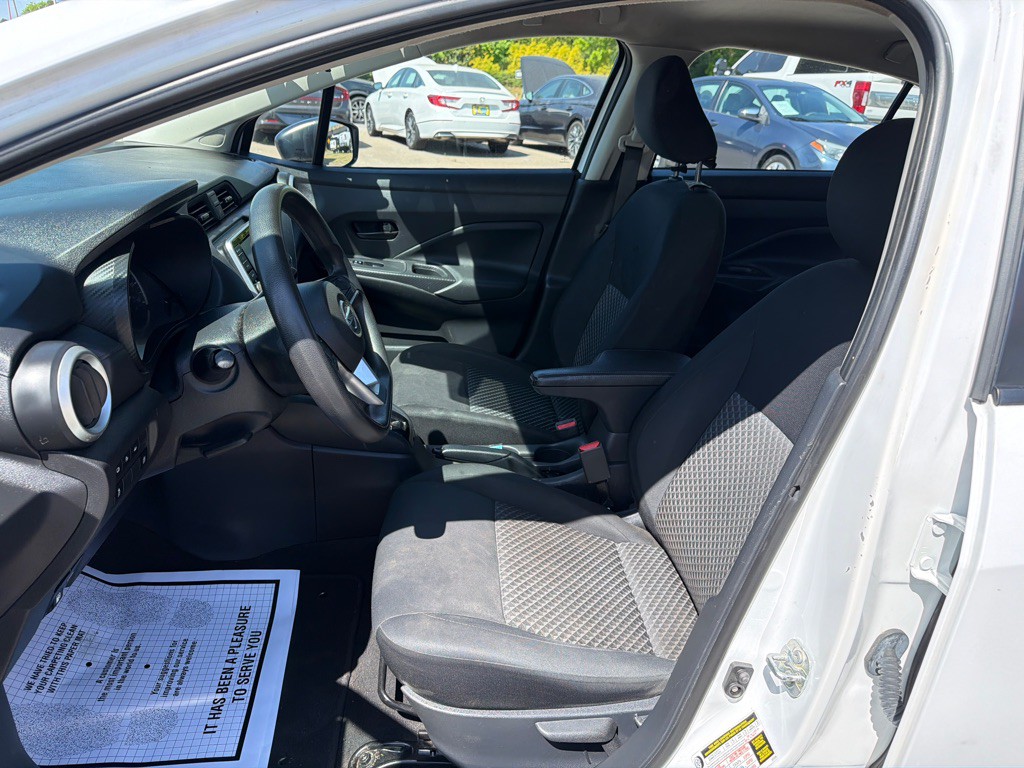 2021 Nissan Versa Image 10