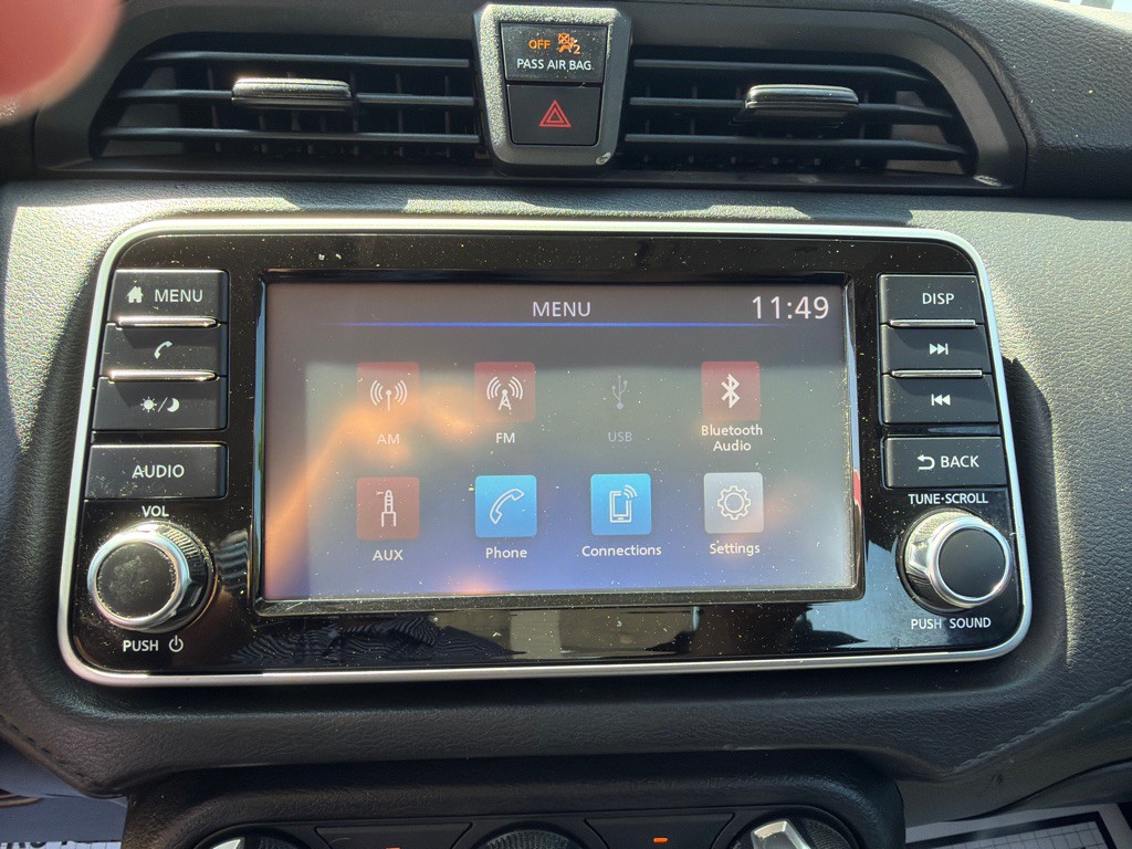 2021 Nissan Versa Image 13
