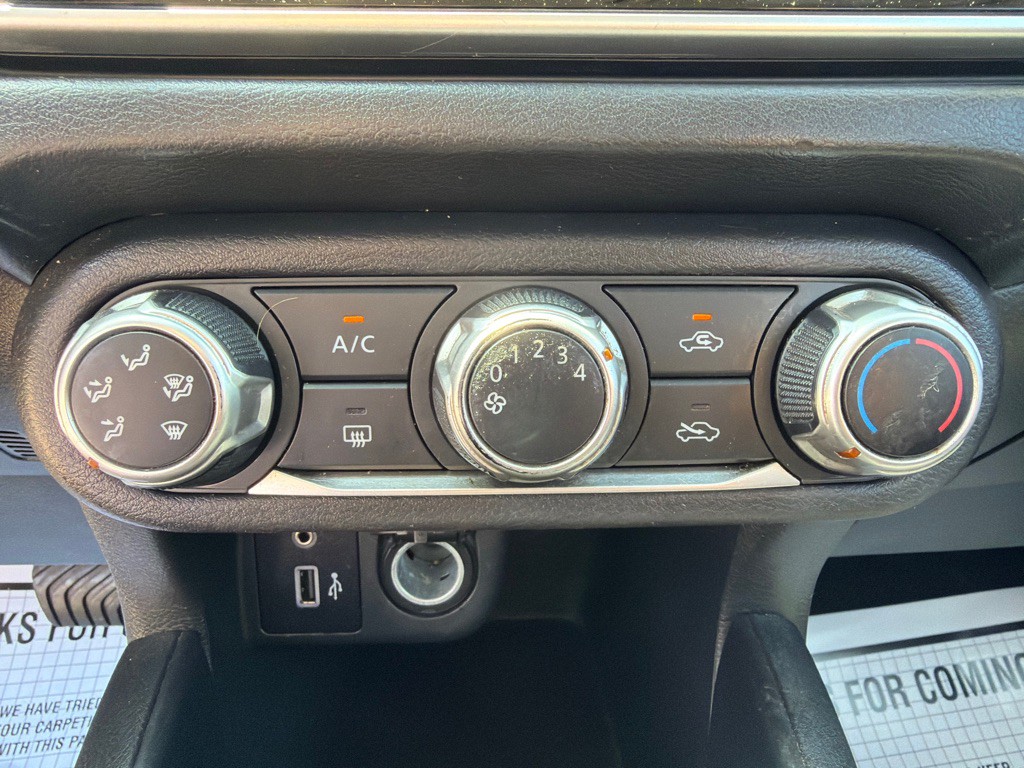 2021 Nissan Versa Image 14