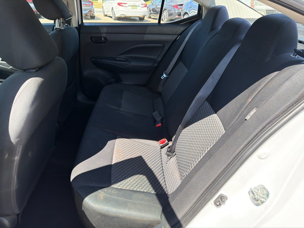 2021 Nissan Versa Image 17