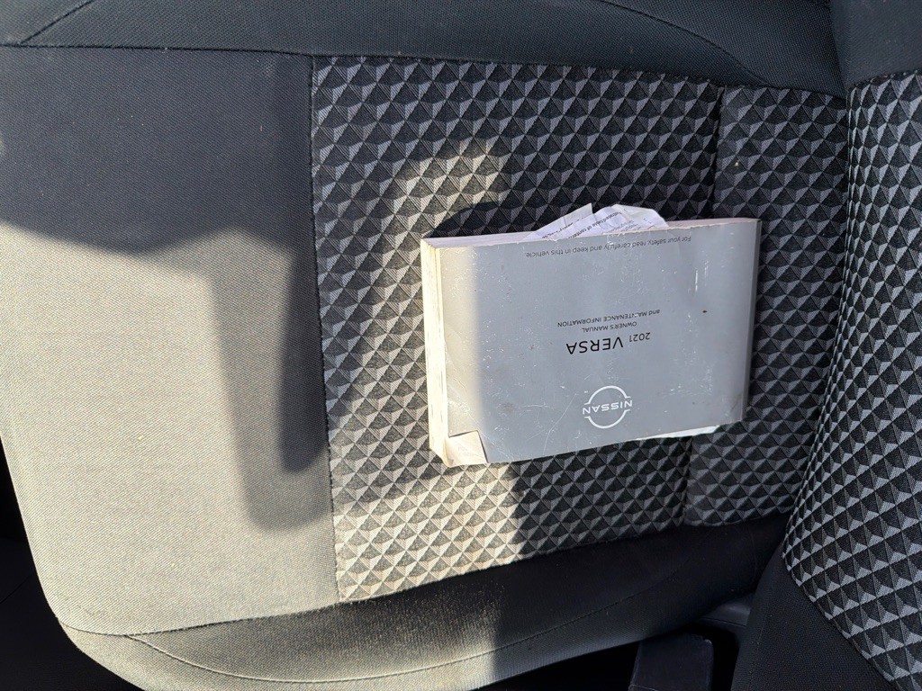 2021 Nissan Versa Image 19