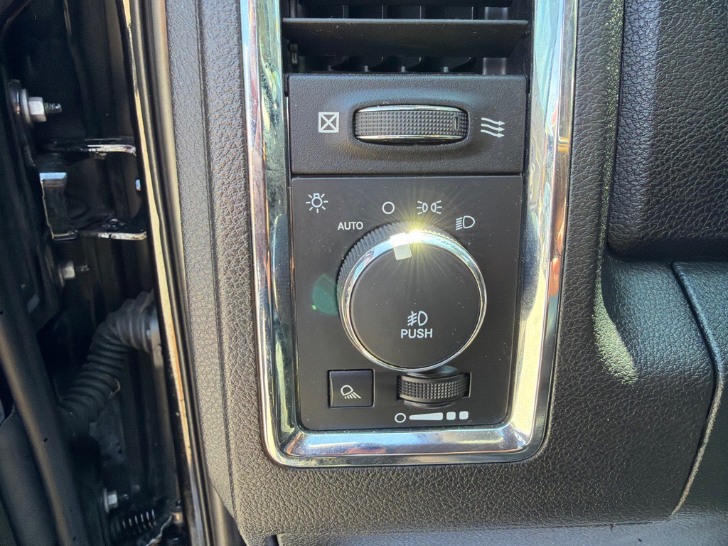 2015 RAM 1500 Image 14