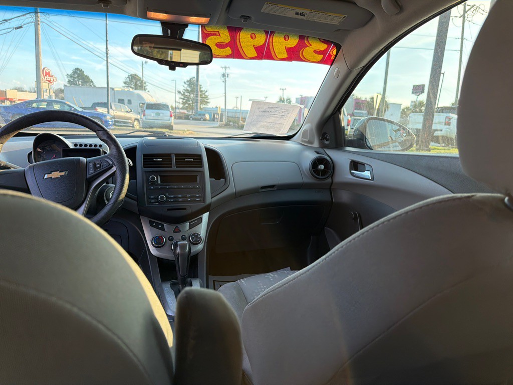 2014 Chevrolet Sonic Image 12