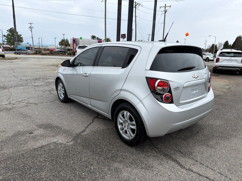 2012 Chevrolet Sonic Image 2