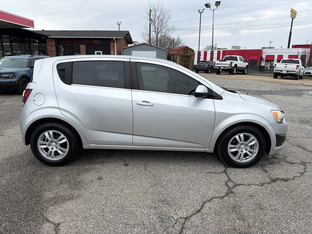 2012 Chevrolet Sonic Image 8