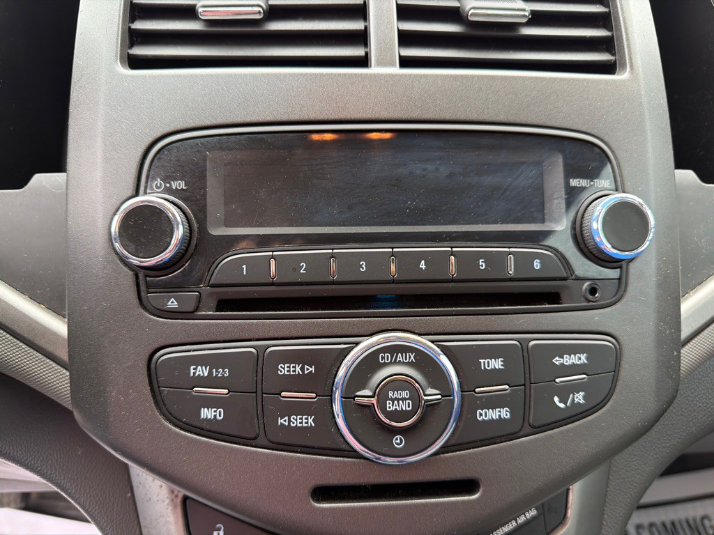 2012 Chevrolet Sonic Image 17