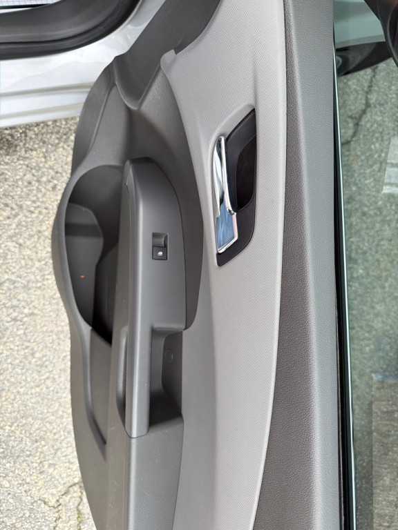 2012 Chevrolet Sonic Image 21