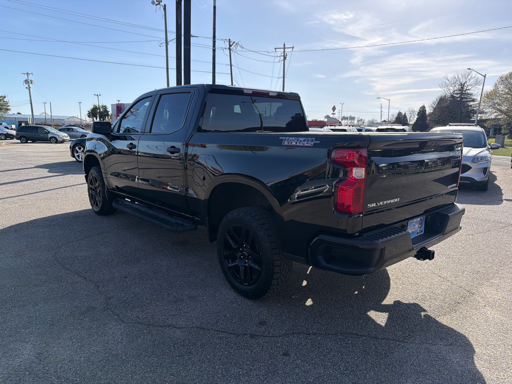 2023 Chevrolet Silverado 1500 Image 2