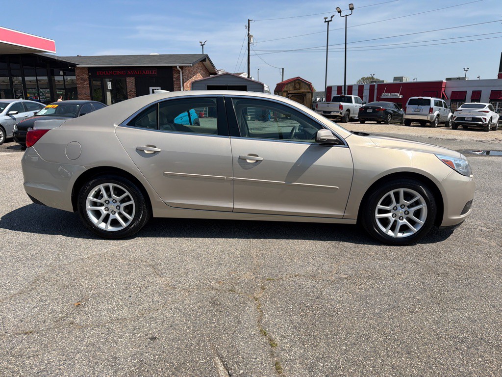 2015 Chevrolet Malibu Image 8