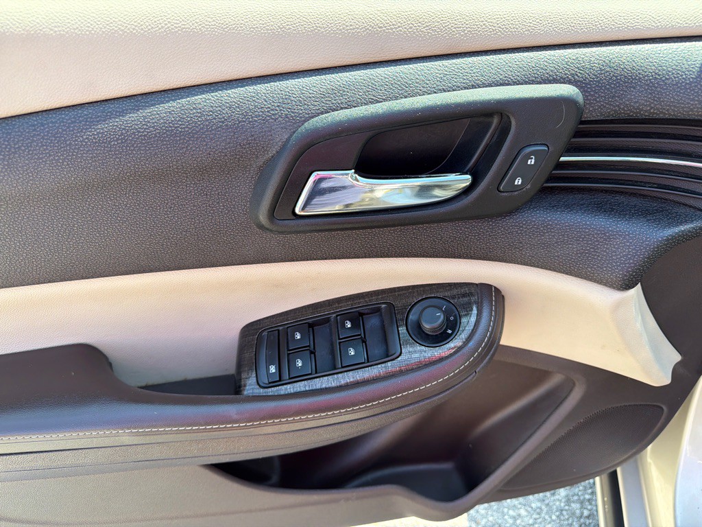 2015 Chevrolet Malibu Image 12