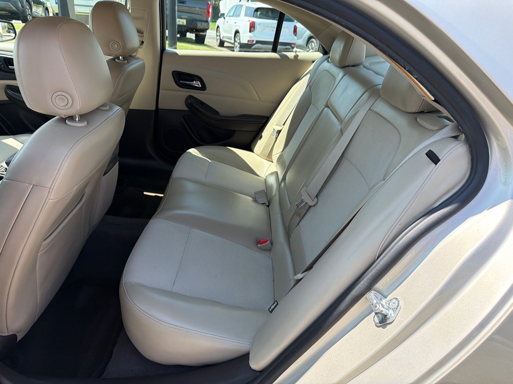 2015 Chevrolet Malibu Image 18