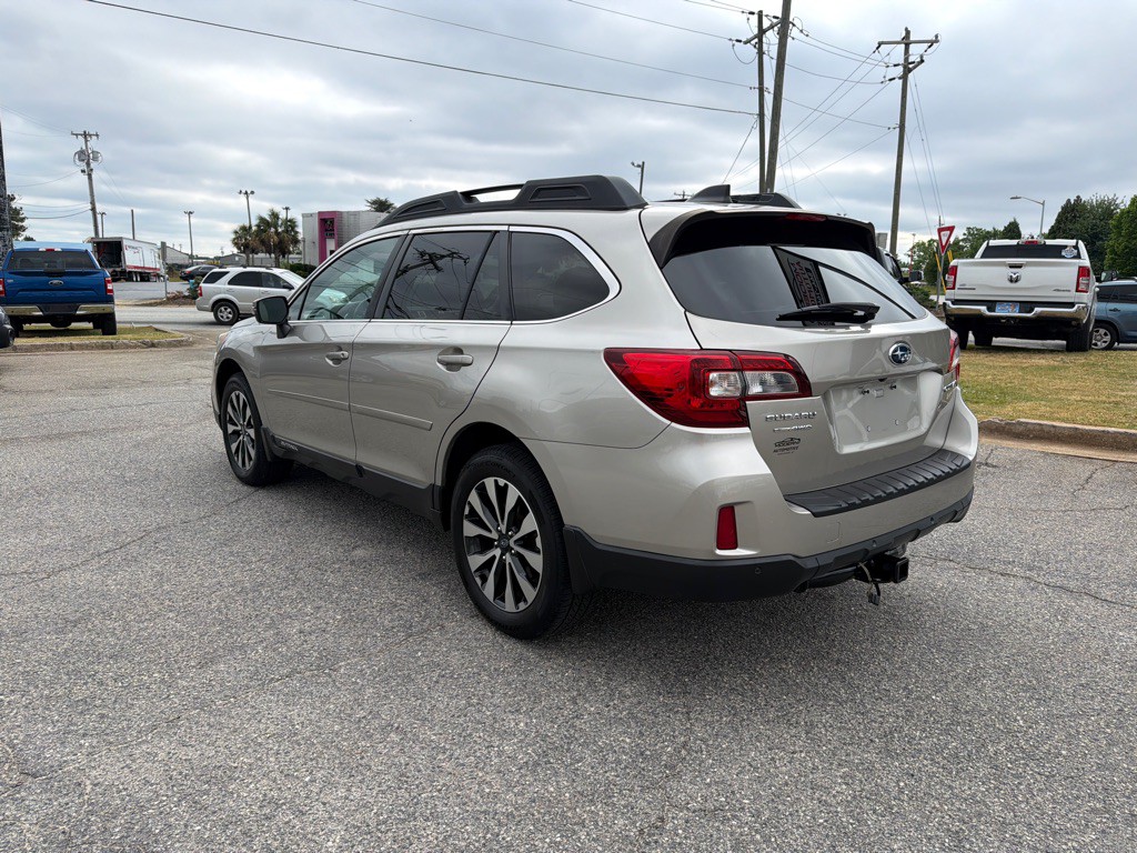 2017 Subaru Outback Image 2