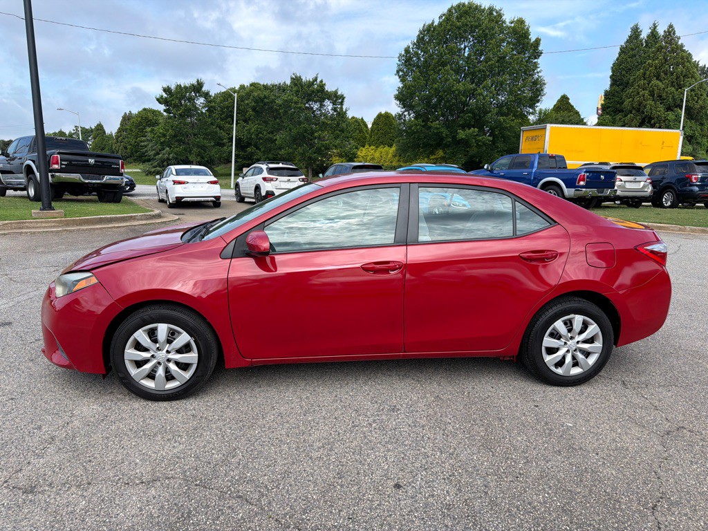 2015 Toyota Corolla Image 2