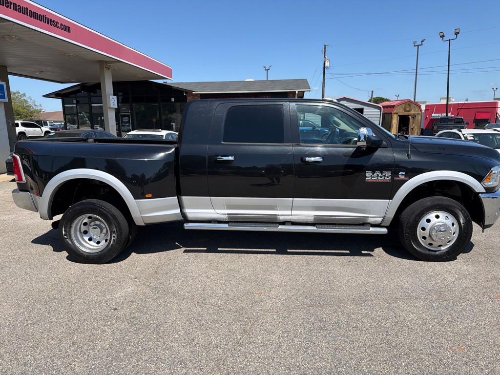 2017 RAM 3500 Image 8