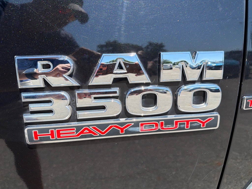 2017 RAM 3500 Image 11