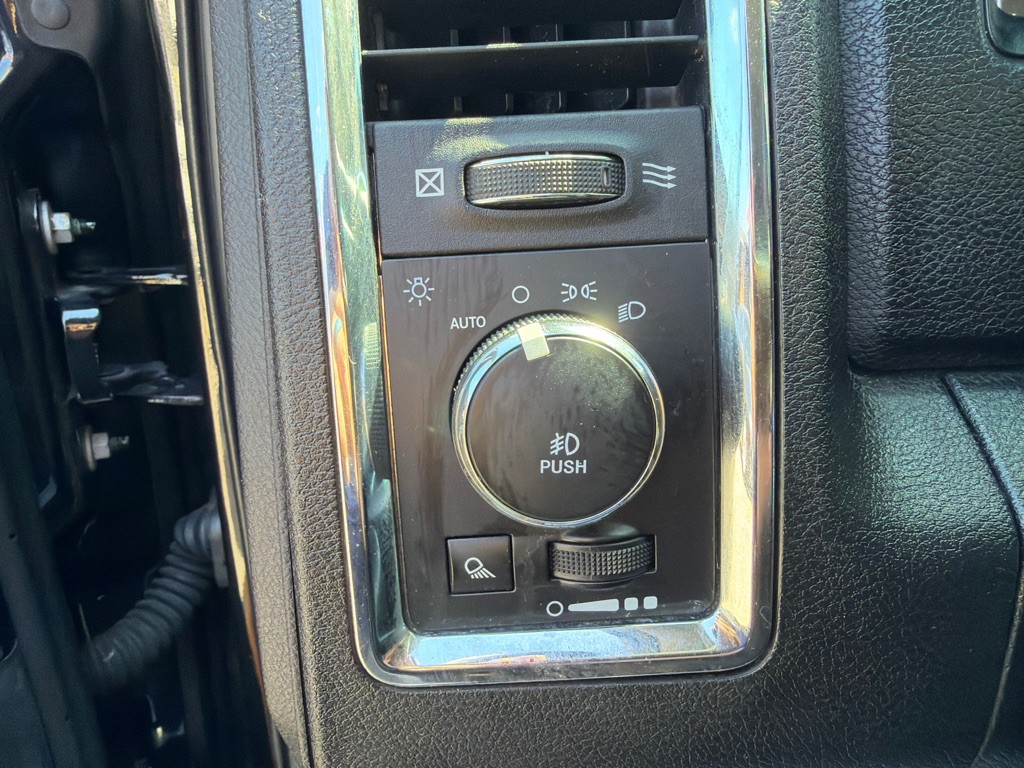 2017 RAM 3500 Image 16