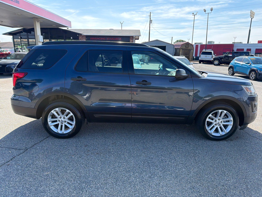 2017 Ford Explorer Image 8
